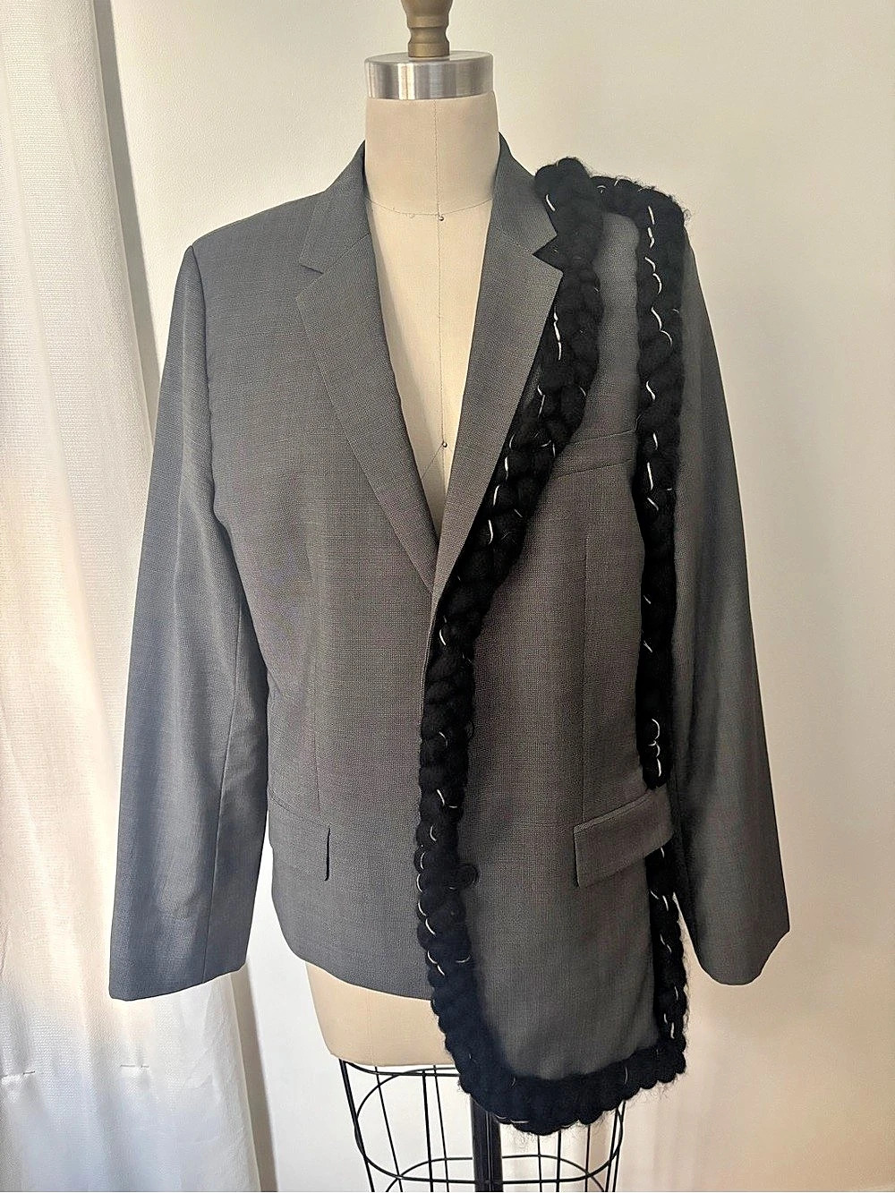 Hugo Boss Black Wool Trim Blazer Size 40R - Custom design